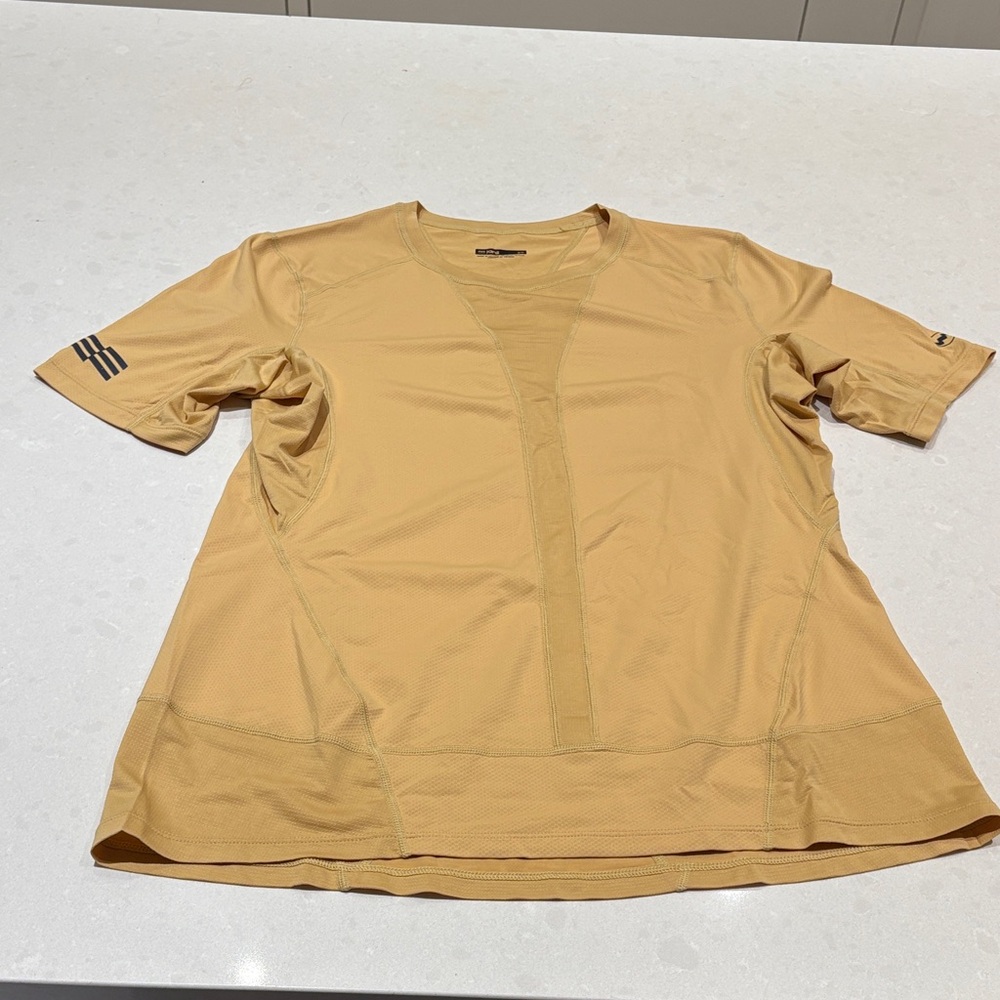 NWOT Janji Women’s Endurance Trail Tee